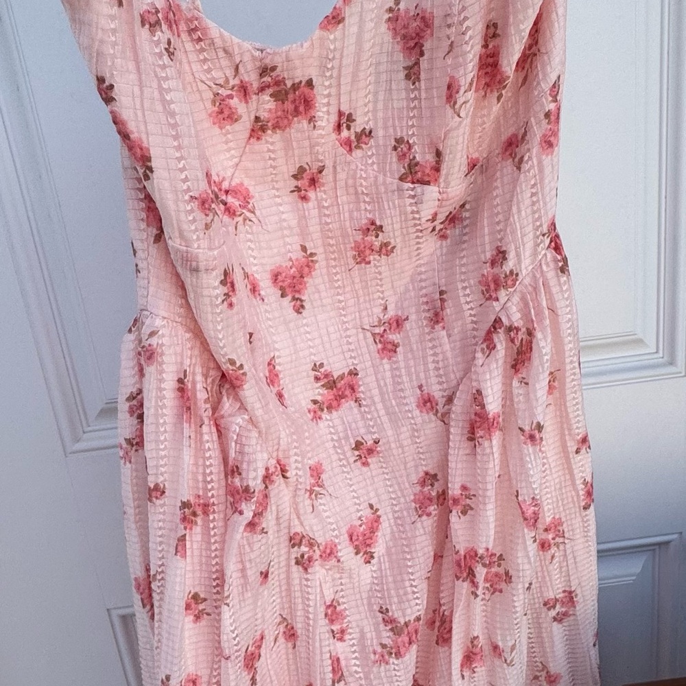 Francesca's Pink Floral Textured Sleeveless Dress